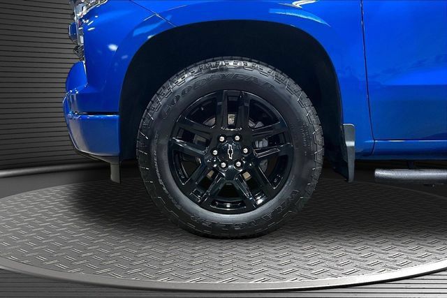 Used 2023 Chevrolet Silverado 1500 RST w/ Convenience Package II AWD/4WD image 32