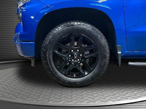 Used 2023 Chevrolet Silverado 1500 RST w/ Convenience Package II AWD/4WD image 32