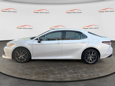 Used 2021 Toyota Camry XLE AWD/4WD image 7