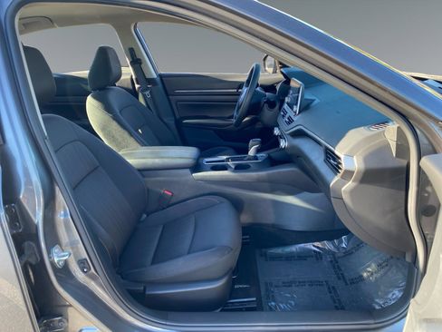 Used 2025 Nissan Altima 2.5 S image 15