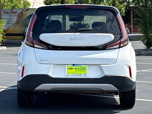 Used 2024 Kia Soul LX w/ Option Group 015 FWD image 12