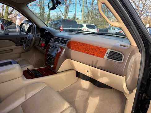 Used 2012 Chevrolet Tahoe LTZ image 17