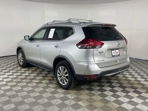 Used 2018 Nissan Rogue SV AWD/4WD image 13