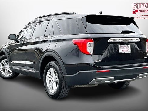 Used 2022 Ford Explorer XLT w/ Equipment Group 202A image 4