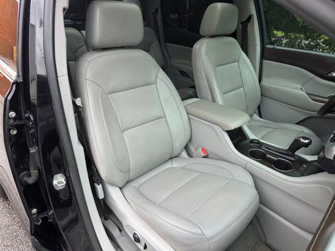 Used 2019 GMC Acadia SLT image 39