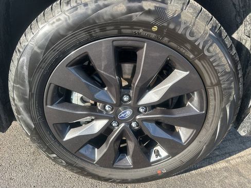 Certified 2025 Subaru Outback Onyx Edition XT image 32