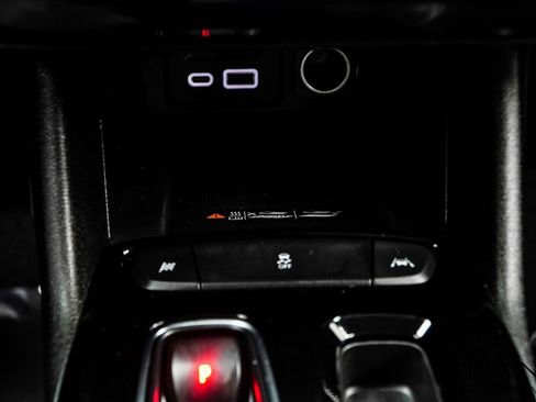 Used 2023 Chevrolet Bolt EUV LT image 21