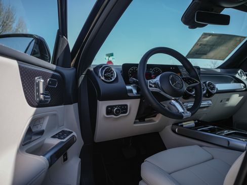 New 2026 Mercedes-Benz GLB 250 4MATIC image 11