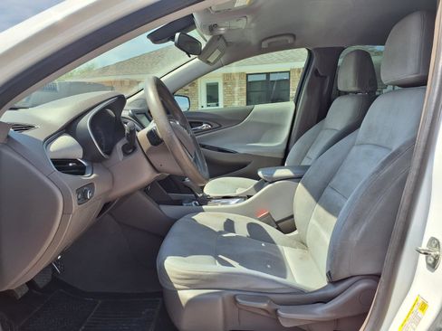 Used 2017 Chevrolet Malibu LS image 12