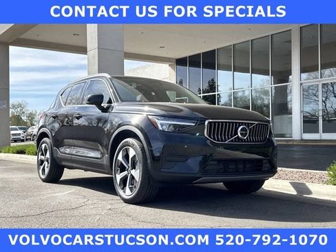 Certified 2025 Volvo XC40 B5 Core w/ Protection Package Premier AWD/4WD image 1