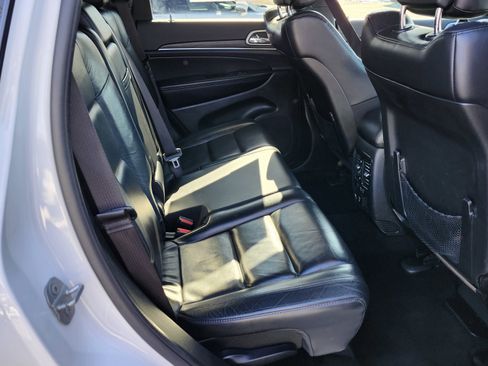 Used 2022 Jeep Grand Cherokee Limited image 21