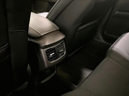 Used 2016 Ford Fusion SE image 10