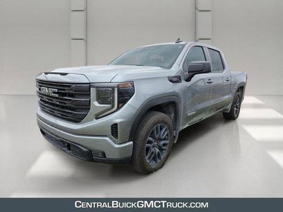 Used 2025 GMC Sierra 1500 Elevation