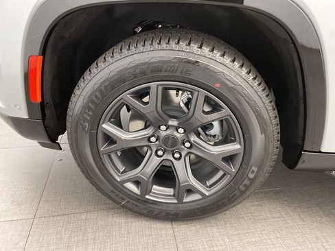 New 2026 Jeep Grand Wagoneer L Limited AWD/4WD image 10
