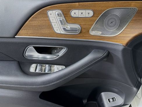 Used 2024 Mercedes-Benz GLE 350 4MATIC w/ Winter Package image 18