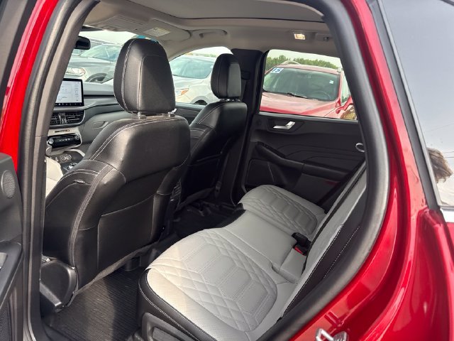 Used 2024 Ford Escape Platinum w/ Premium Technology Package AWD/4WD image 8