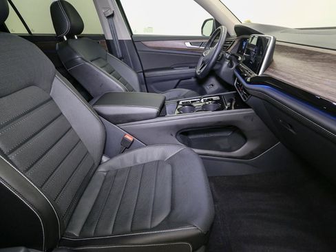 Used 2025 Volkswagen Atlas SEL image 20