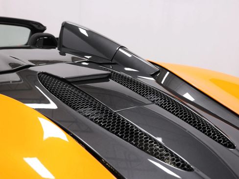 Used 2019 McLaren 570S Spider RWD image 64
