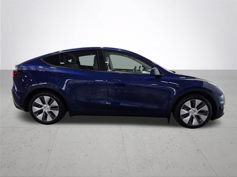 Used 2022 Tesla Model Y Long Range AWD/4WD image 8