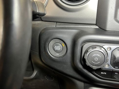 Certified 2022 Jeep Wrangler Unlimited Sport image 43