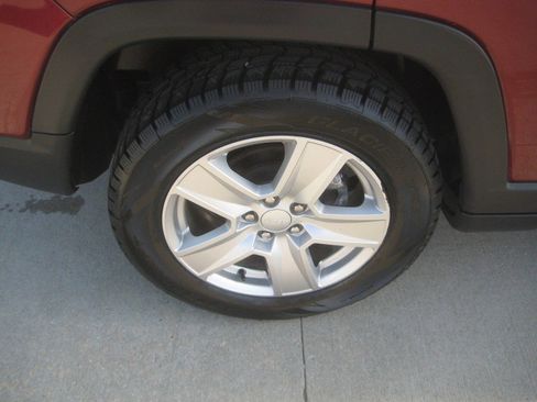Used 2022 Jeep Compass Latitude w/ Convenience Group AWD/4WD image 19