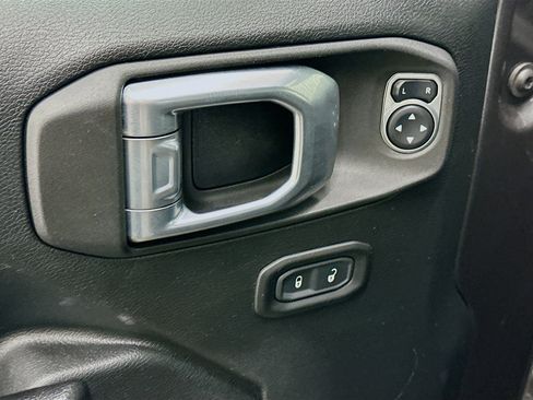 Used 2021 Jeep Wrangler Sport S image 15