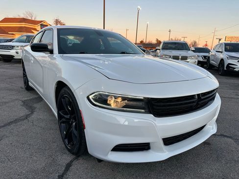 Used 2018 Dodge Charger SXT w/ Blacktop Package image 30