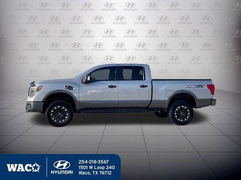 Used 2019 Nissan Titan PRO-4X image 5