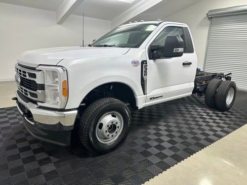 Used 2023 Ford F350 XLT w/ Snow Plow Prep Package image 2