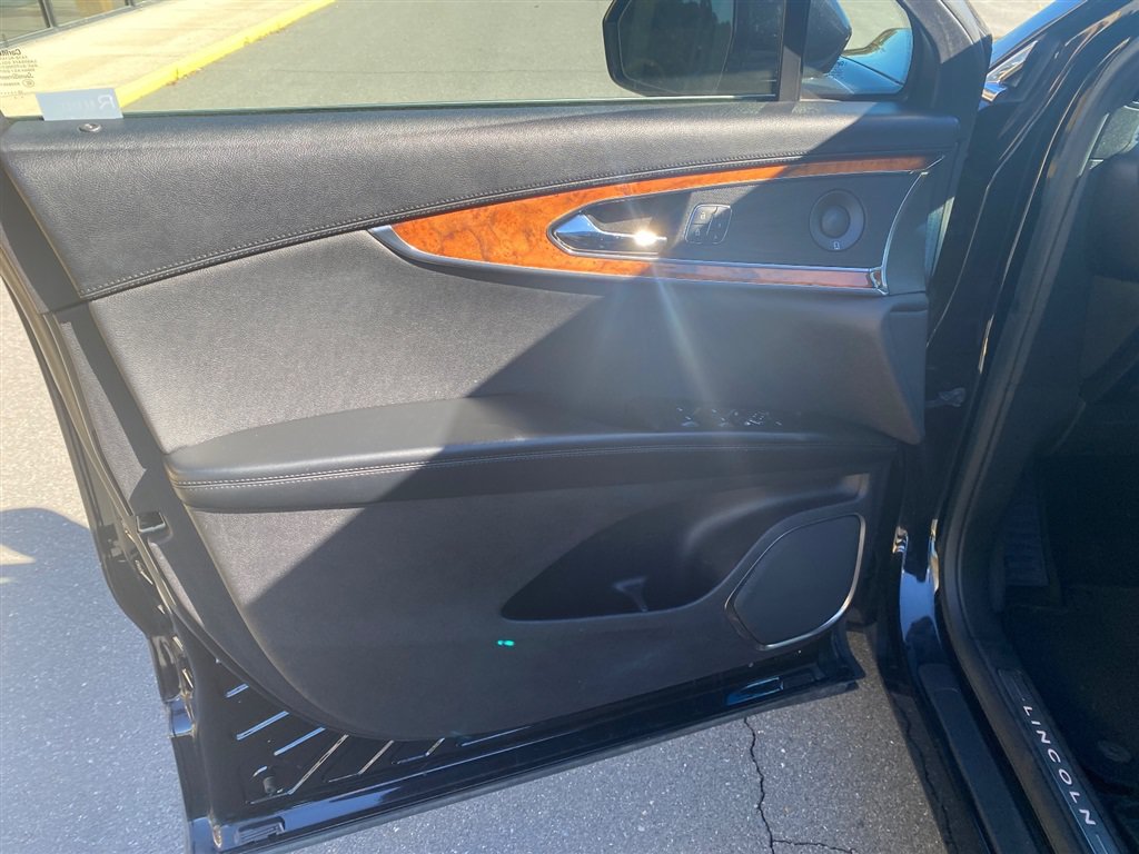 Used 2019 Lincoln Nautilus Reserve FWD image 8
