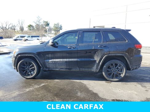 Used 2017 Jeep Grand Cherokee Altitude image 8