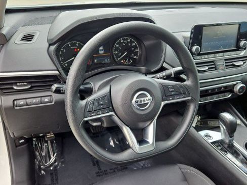 Used 2021 Nissan Altima 2.5 S FWD image 11