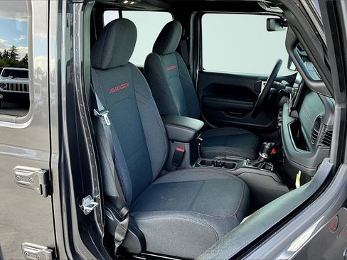 New 2025 Jeep Wrangler Rubicon w/ Technology Group image 8