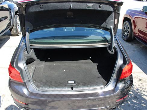 Used 2018 BMW 530e RWD image 10