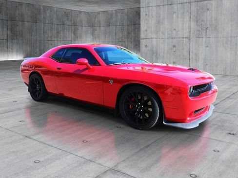 Used 2016 Dodge Challenger SRT Hellcat RWD image 8