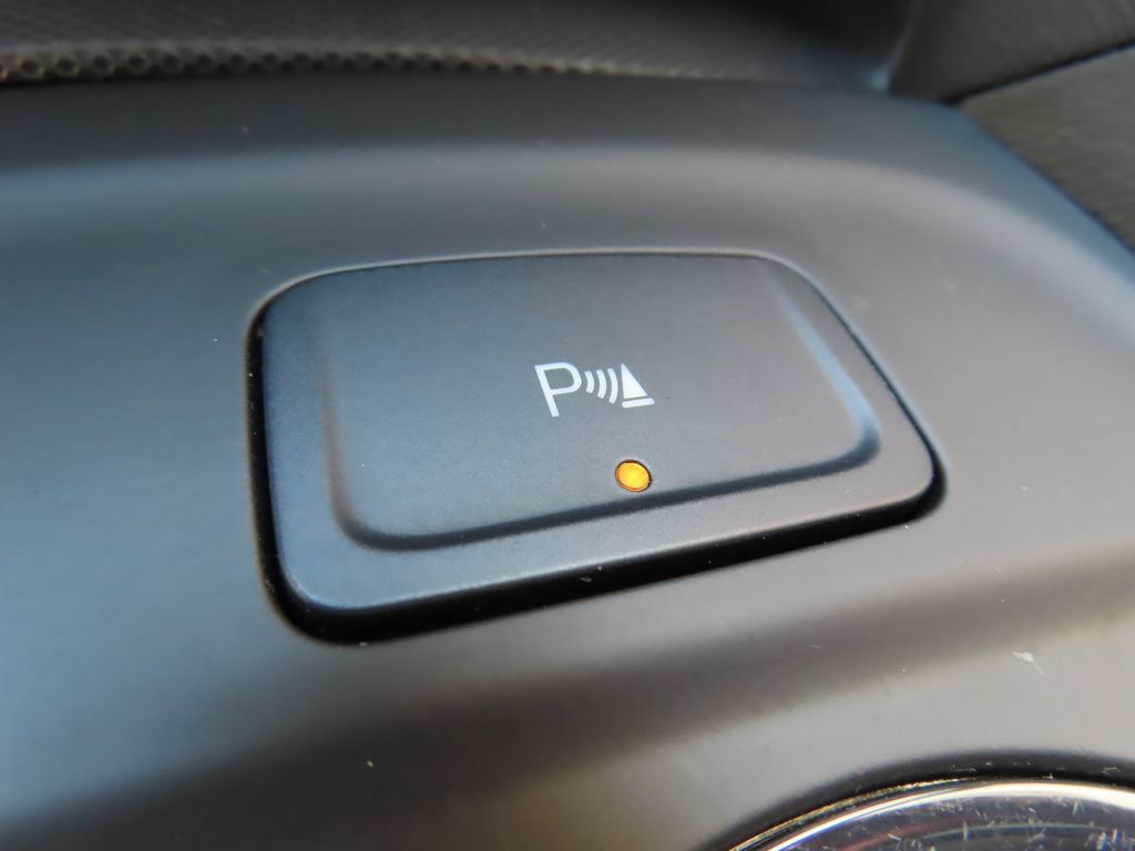 Certified 2024 Chevrolet Equinox RS AWD/4WD image 10