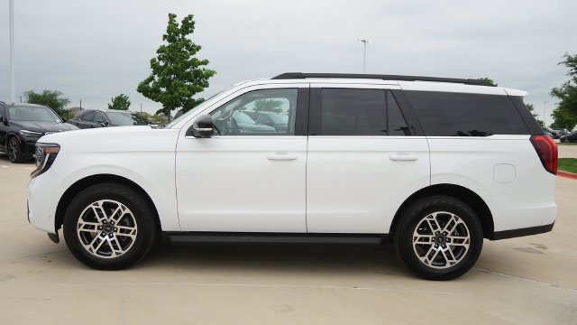 Used 2025 Ford Expedition Active AWD/4WD image 6