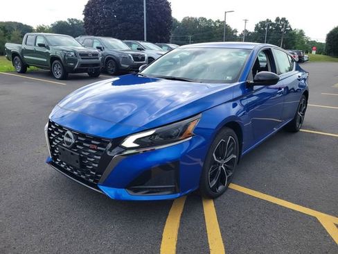 New 2025 Nissan Altima 2.5 SR image 11