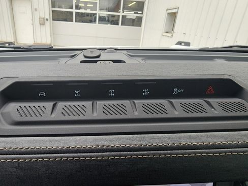 New 2025 Ford Bronco Badlands w/ Sasquatch Package image 22