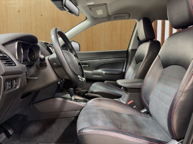 Used 2024 Mitsubishi Outlander Sport SE AWD/4WD image 9