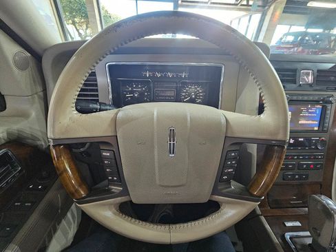 Used 2014 Lincoln Navigator 4WD image 44
