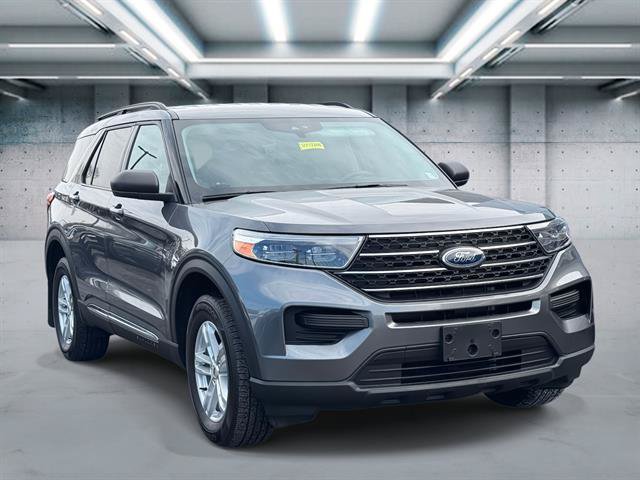 Used 2022 Ford Explorer XLT AWD/4WD image 2