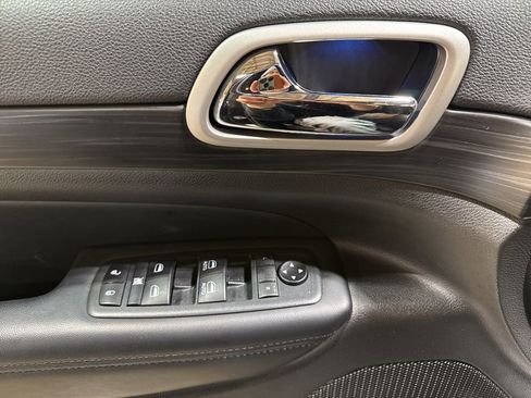 Certified 2020 Jeep Grand Cherokee Altitude image 26