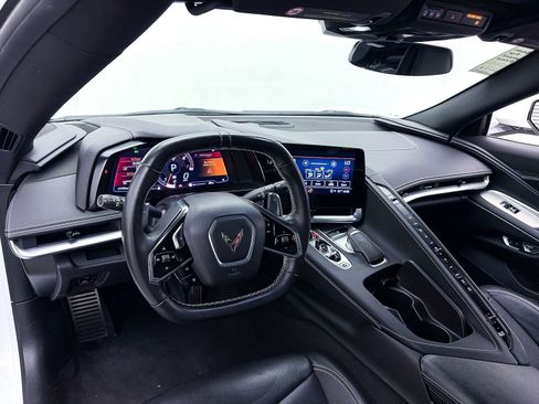 Used 2021 Chevrolet Corvette Stingray w/ Engine Appearance Package image 21