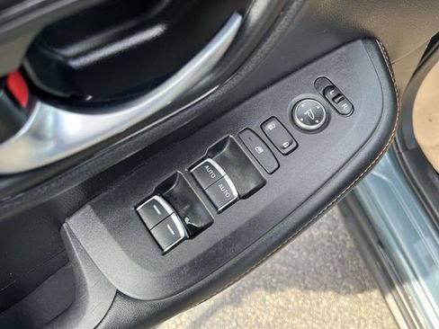 Used 2025 Honda HR-V Sport image 17