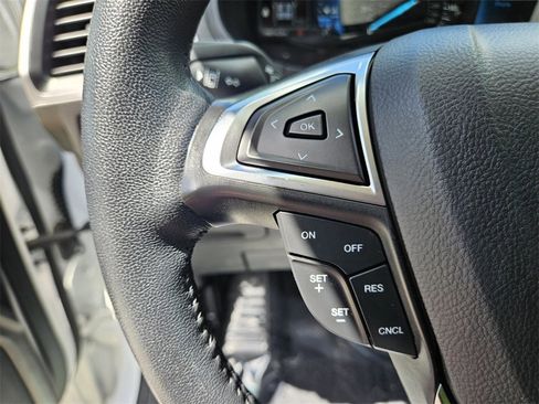 Used 2024 Ford Edge SEL image 19