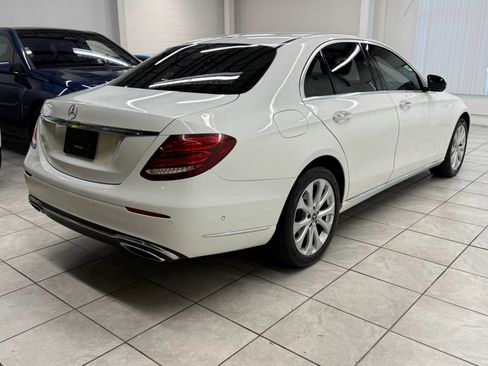 Used 2017 Mercedes-Benz E 300 4MATIC image 9