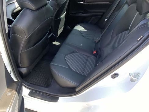 Used 2023 Toyota Camry SE image 9