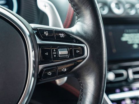 Used 2021 Aston Martin DBX image 34