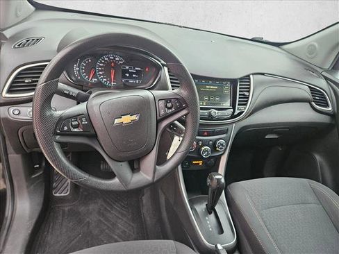 Used 2019 Chevrolet Trax LS w/ Tint and Cruise Package FWD image 15